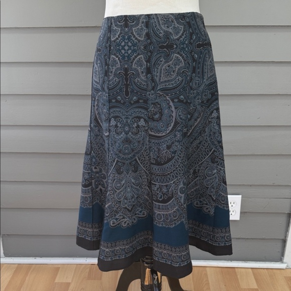 Ann Taylor Women's Blue and Black Paisley Fit n’ Flare Silk Blend Skirt 6